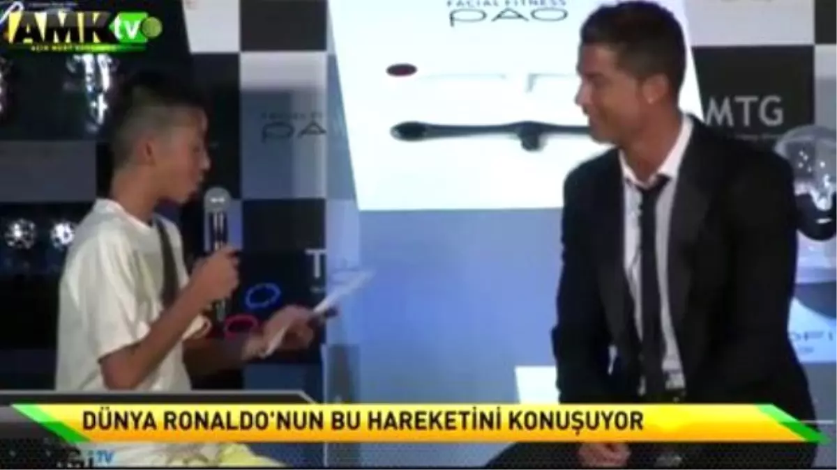 Dünya Ronaldo\'nun Bu Hareketini Konuşuyor