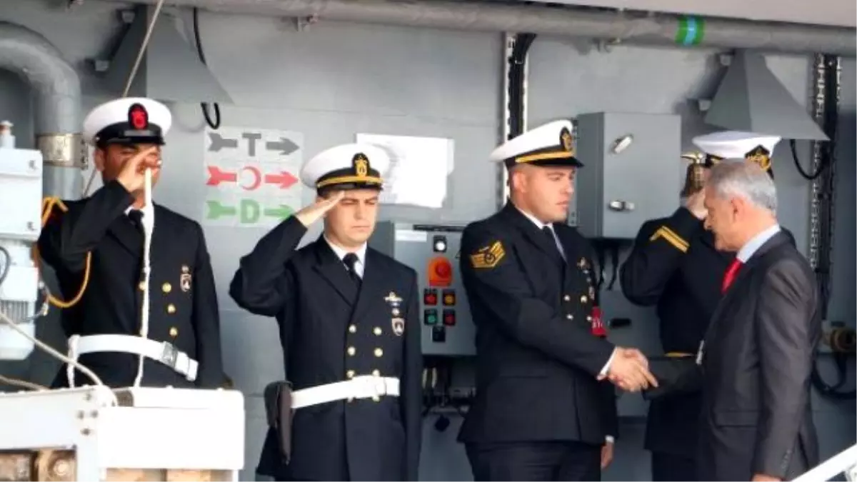 Hayalet Gemi "Tcg Büyükada" Idef Fuarında