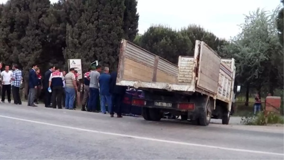 Kamyonun Altında Kalan Motosikletli Hayatını Kaybetti