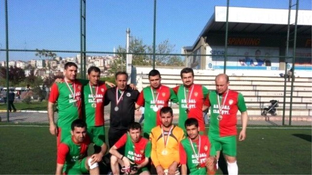 Memorıal Futbol Turnuvasında Diyarbakır\'a 2.\'lik Kupası