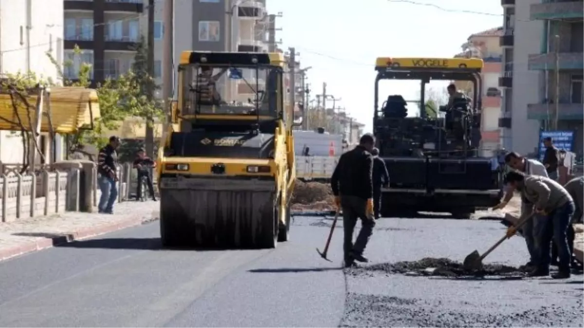 Selçuk Mahallesinde Asfaltlama Çalışması