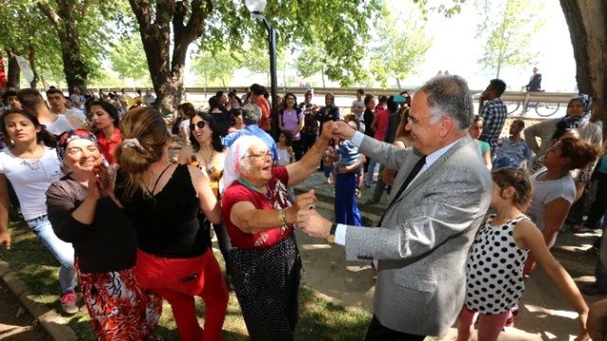 Selçuk\'ta Hıdırellez Coşkusu