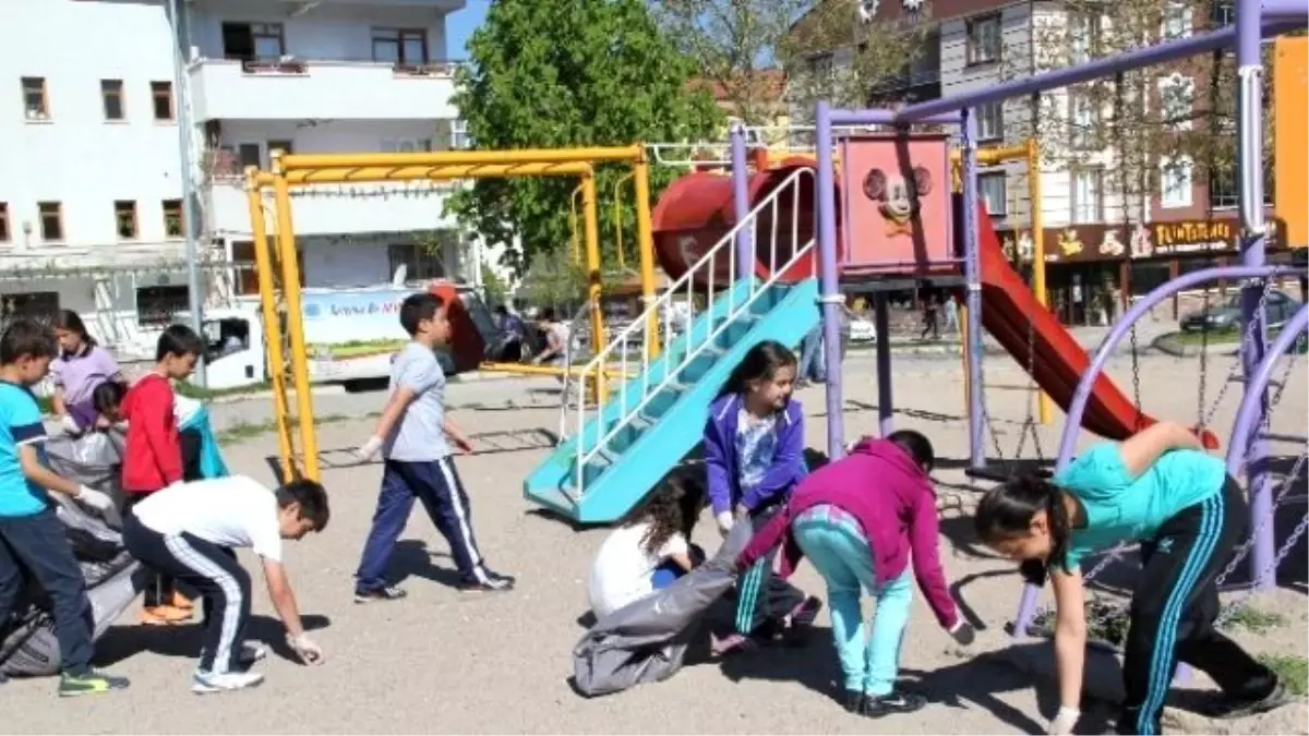 Temizlik Kampanyasına Öğrenciler İlgi Gösteriyor