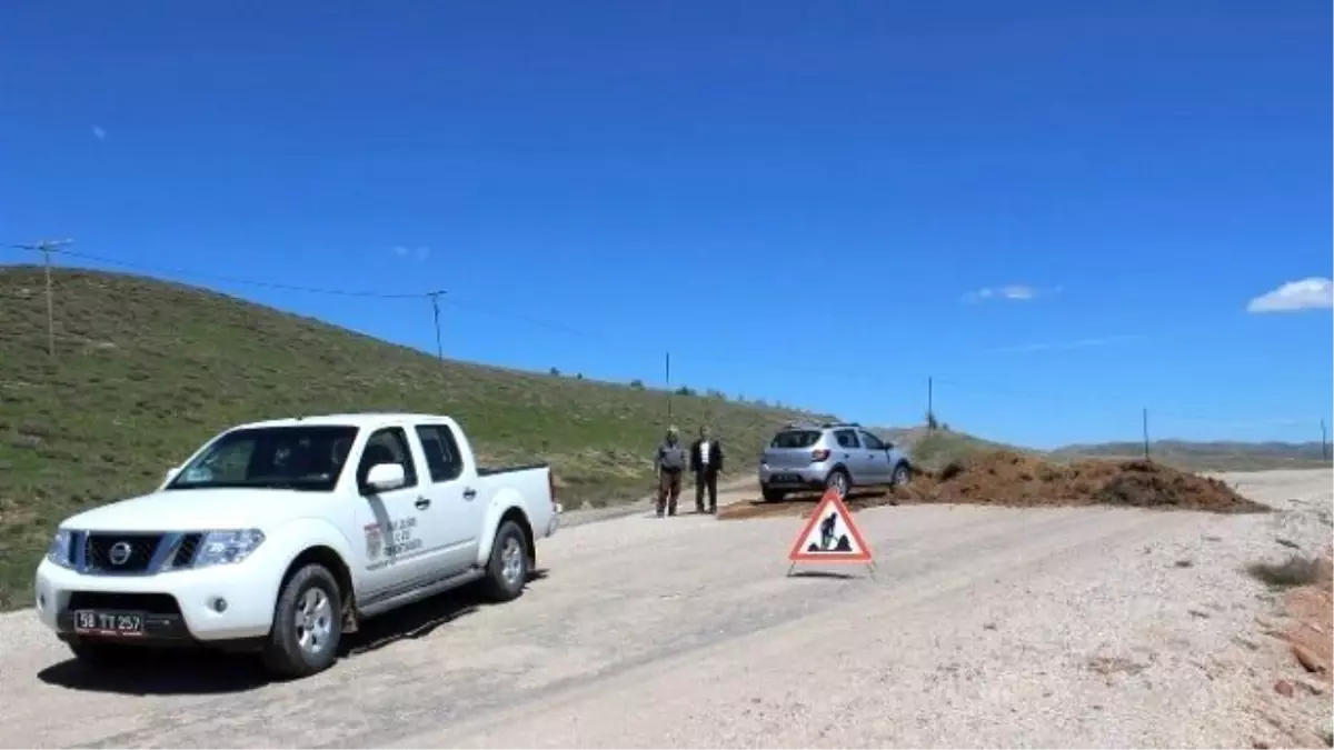 Yıldızeli Çağlayan, Kümbet Köyü Grup Yolu Ulaşıma Kapatıldı