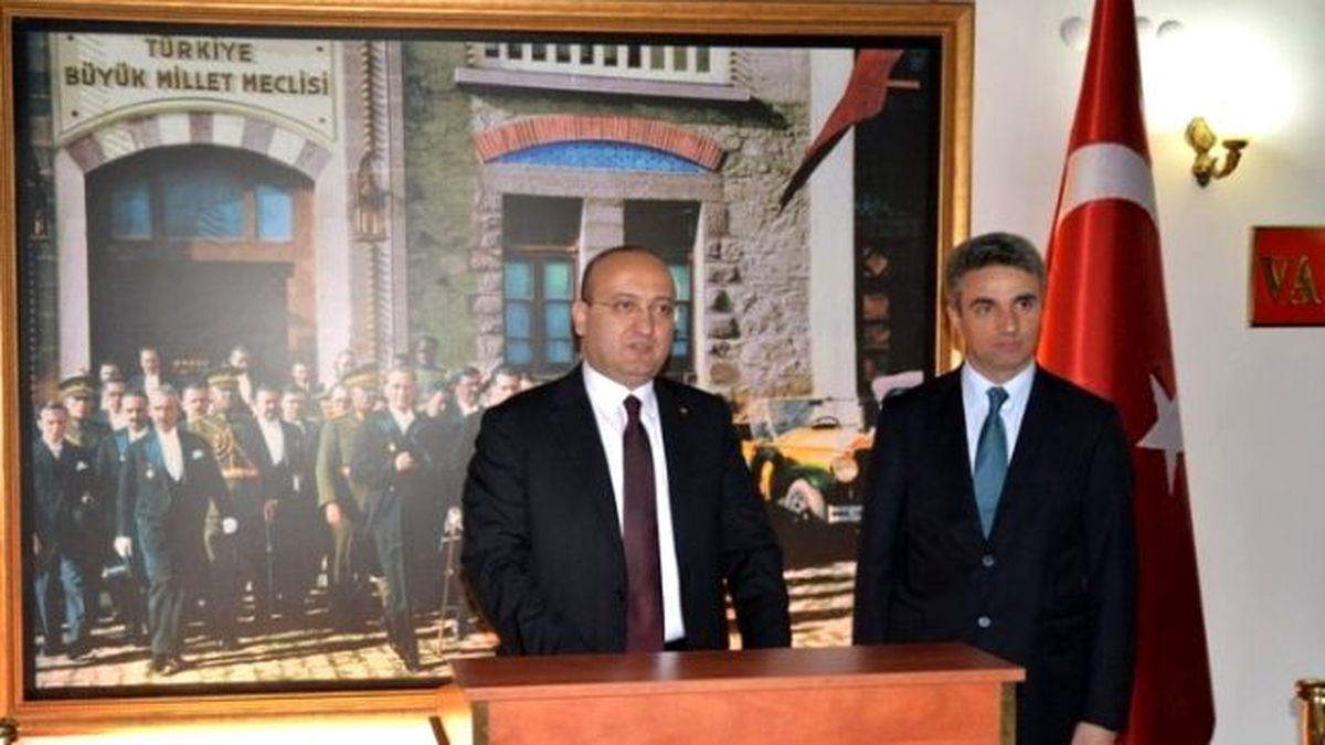 Başbakan Yardımcısı Akdoğan, Vali Baruş\'u Ziyaret Etti