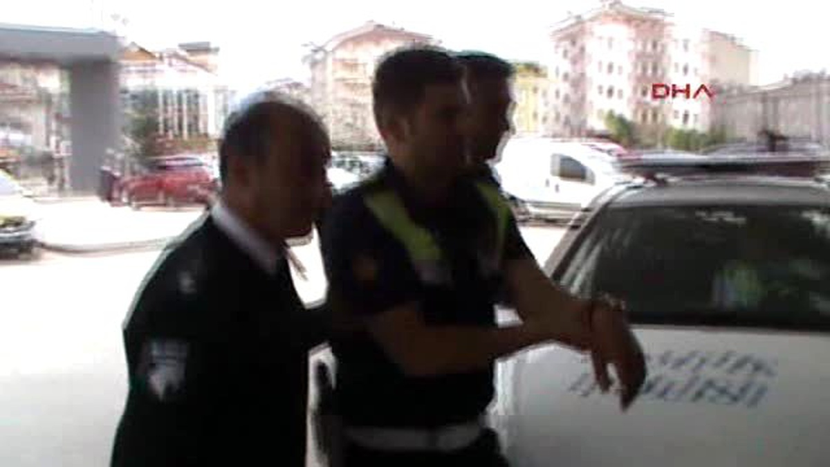 Bursa - Motosiklet Sürücüsü Tartıştığı Polisin Kolunu Kırdı