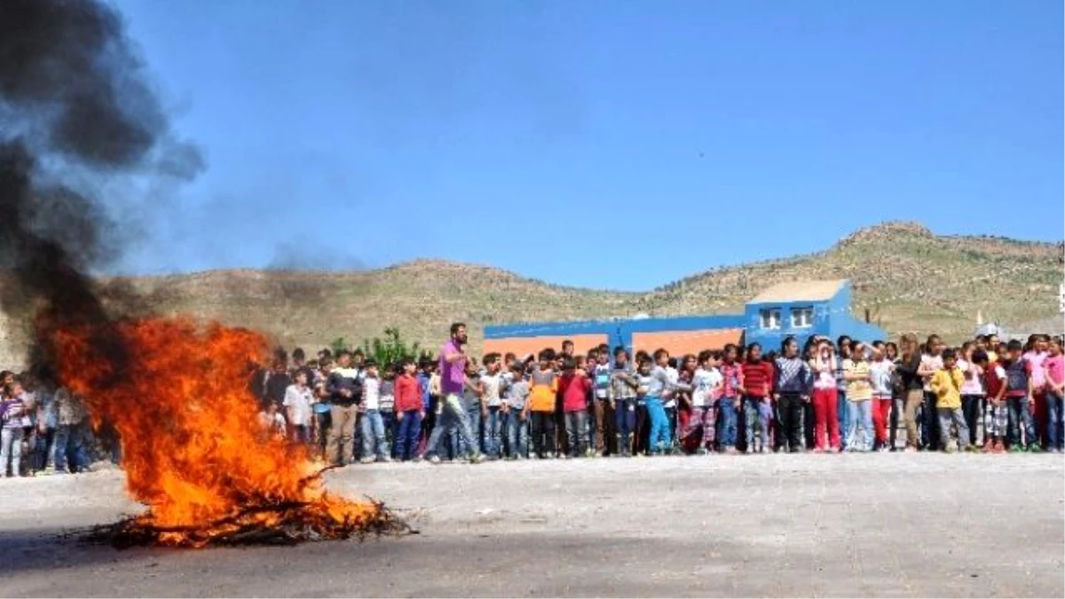 Derik\'teki Okullarda Yangın Tatbikatı Yapıldı