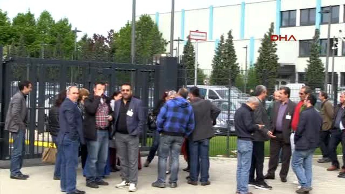 Düsseldorf?ta Türklerin Oy Kullanma İşlemi Başladı