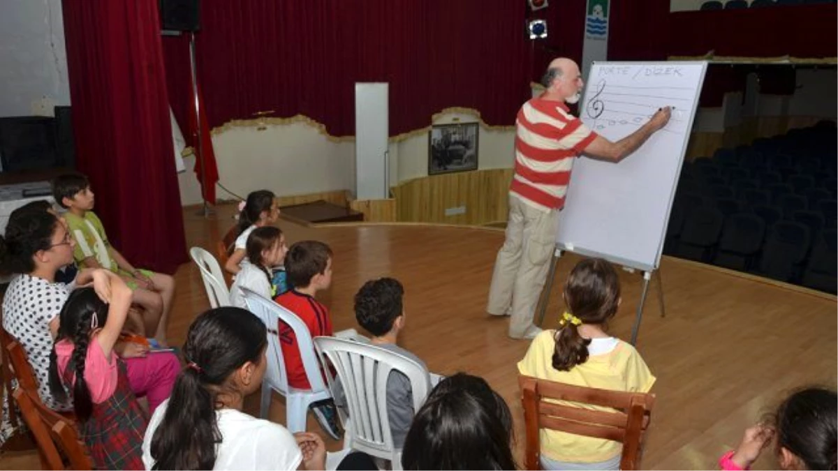 Foça Belediyesi Çocuk Korosu, Küçük Solistler Yetiştirecek