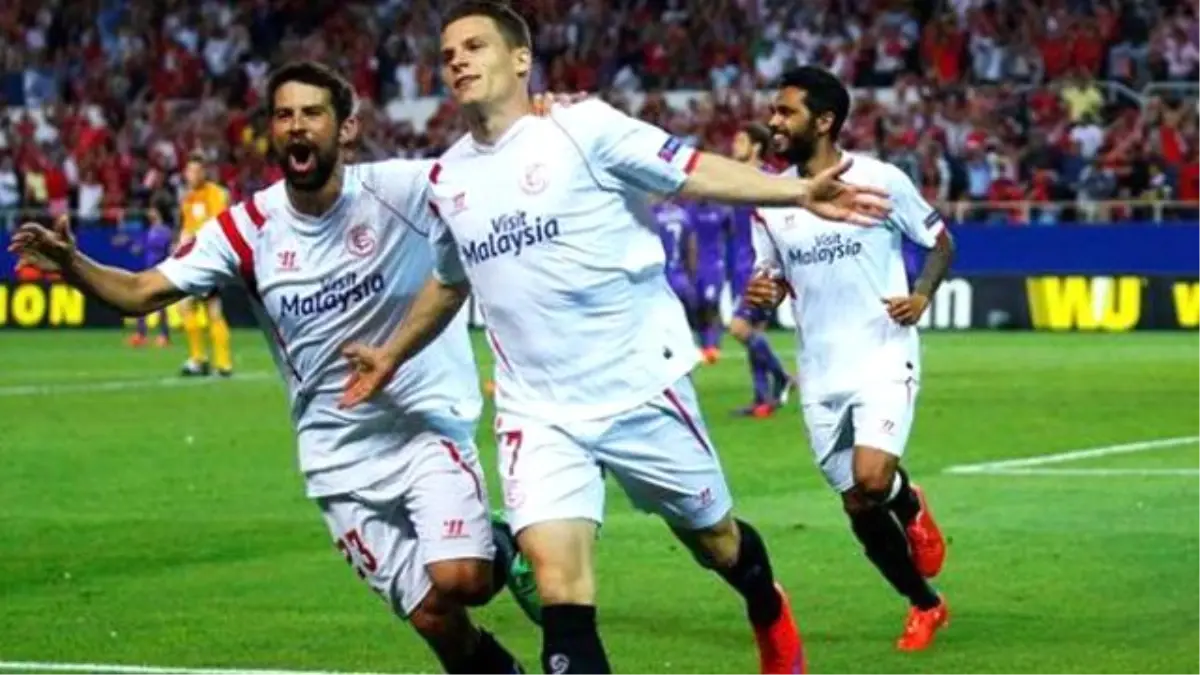 Sevilla, Fiorentina\'yı 3-0 Yendi