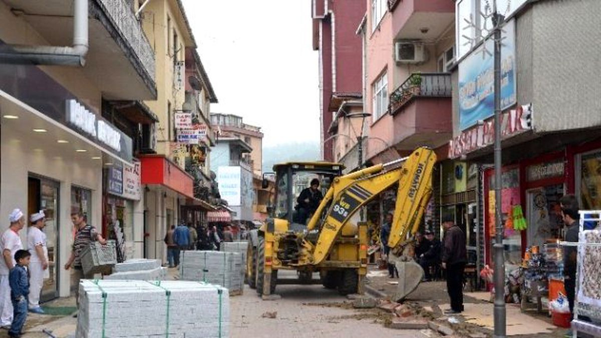 Kozlu Belediye Caddesi Yenileniyor