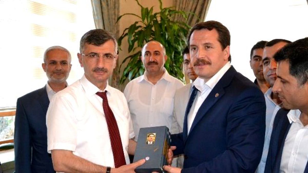 Memur-sen Genel Başkanı Yalçın\'dan Manisa Valisi Bektaş\'a Ziyaret