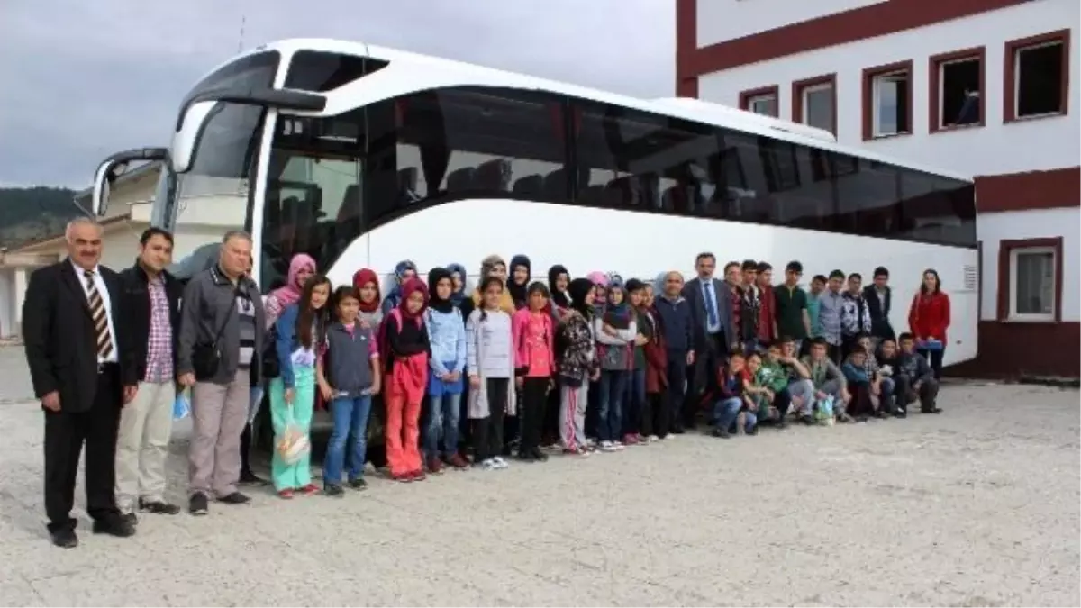 Mezunlar Derneğinden Eğitime Büyük Hizmet