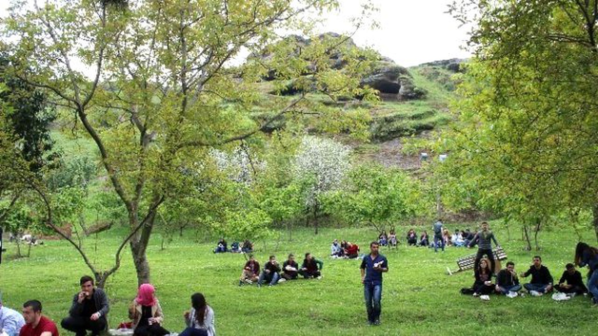 Omü Öğrencileri Tekkeköy Mağaraları\'nı Gezdi