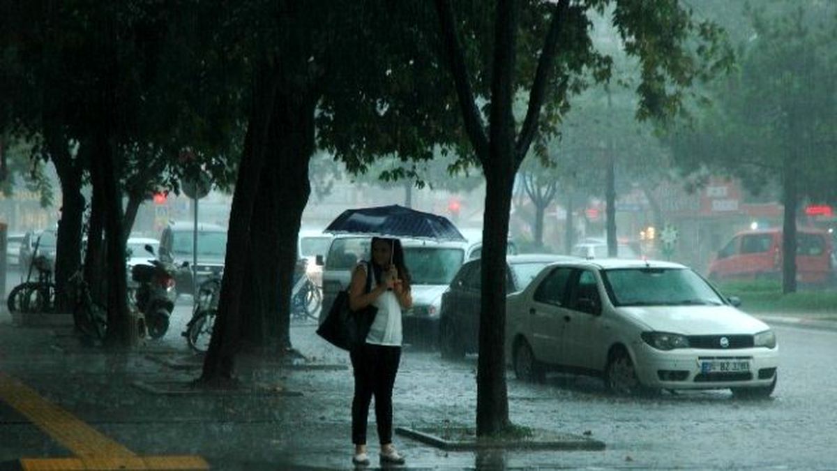 Sakarya\'ya 17 Saatte 18 Kilogram Yağış Düştü