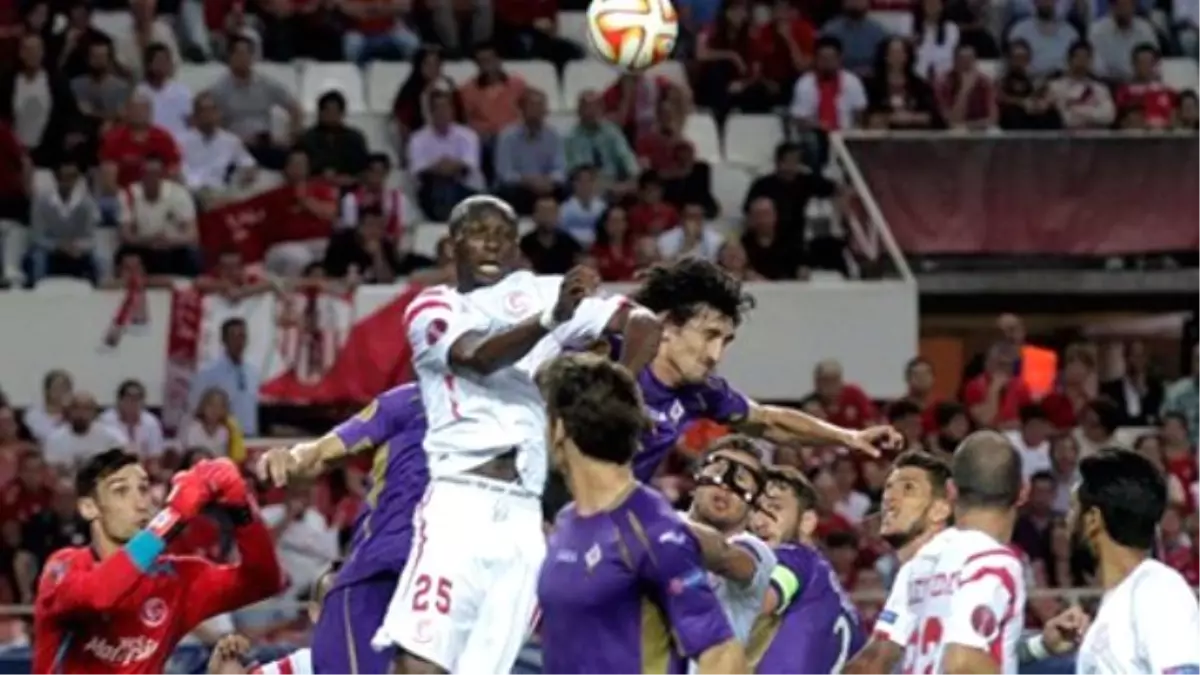 Sevilla, Fiorentina\'yı 3-0 Mağlup Etti