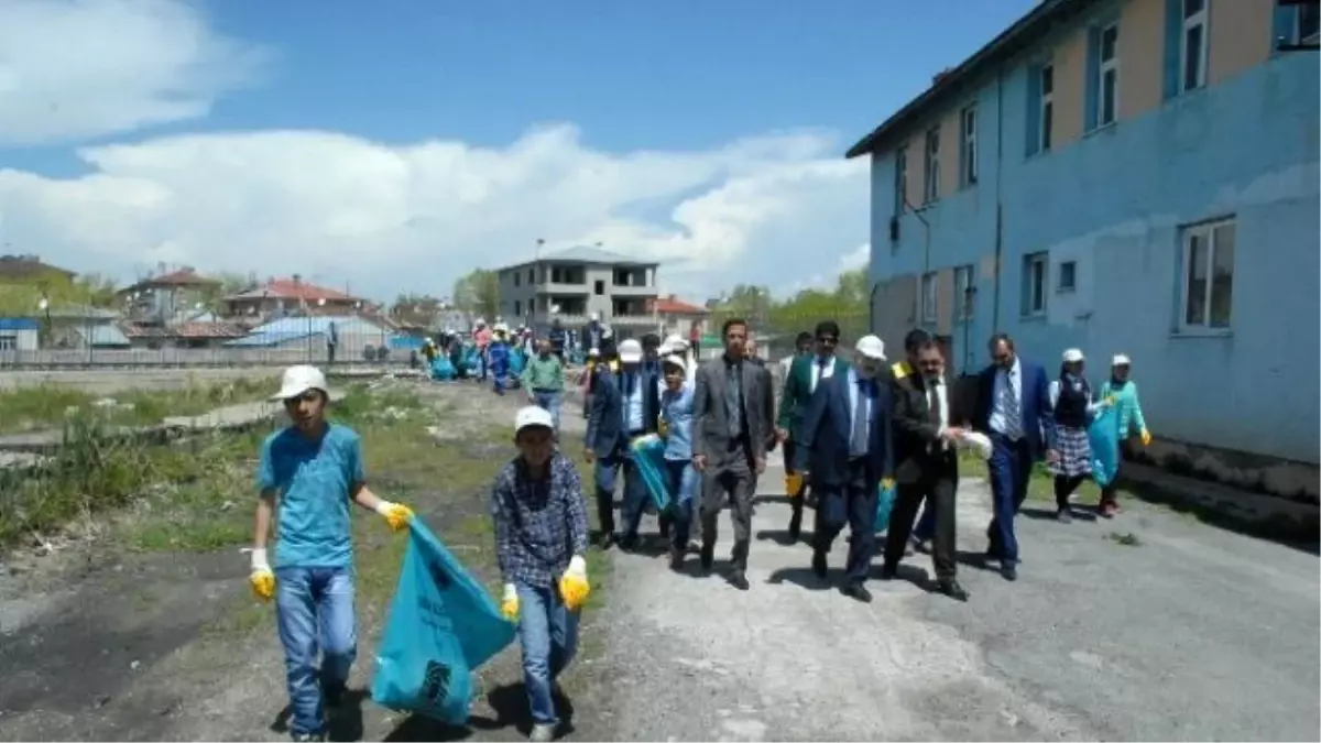 Tuşba İlçe Milli Eğitim ve Tuşba Belediyesi\'nden "Temiz Çevre, Temiz Toplum" Kampanyası