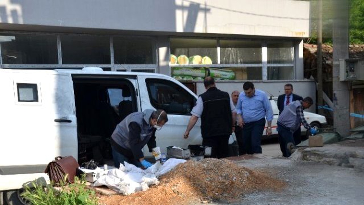 Tuvalete Giden Banka Aracının Şoförü Kapıyı Kilitlemeyi Unutunca 400 Bin Lira Çalındı