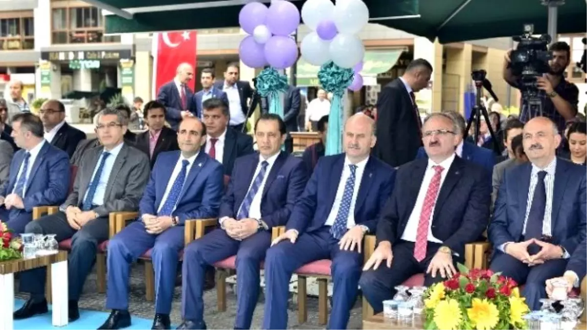 Yıldırım\'da Erguvan Bayramı