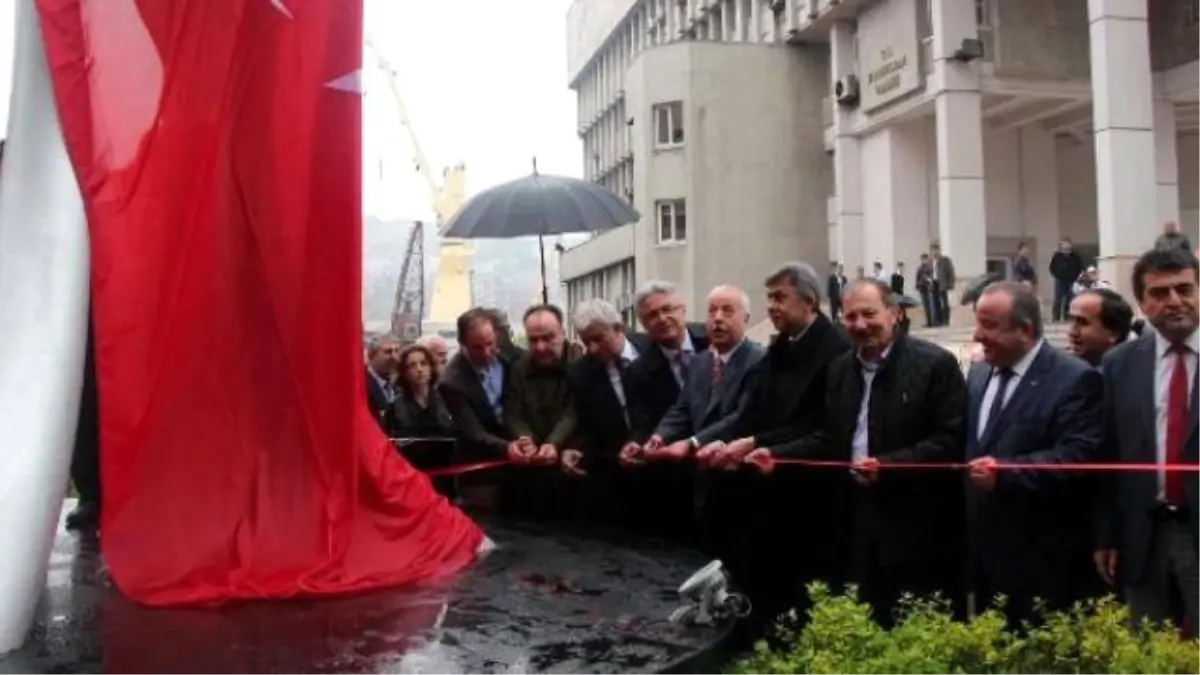 Zonguldak\'ta Barış ve Özgürlük Heykeli