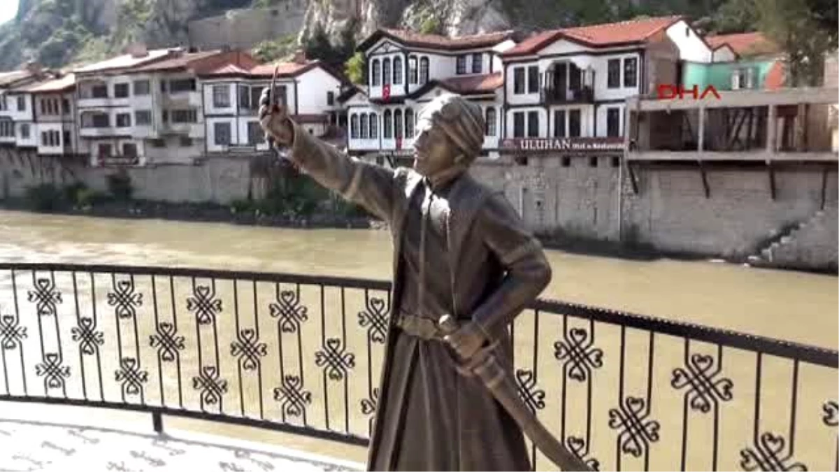 Amasya\'da Selfie Çeken Şehzade Şaşırttı