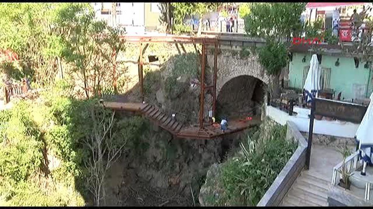 Antalya Kadınyarı'na Betondan Şelale