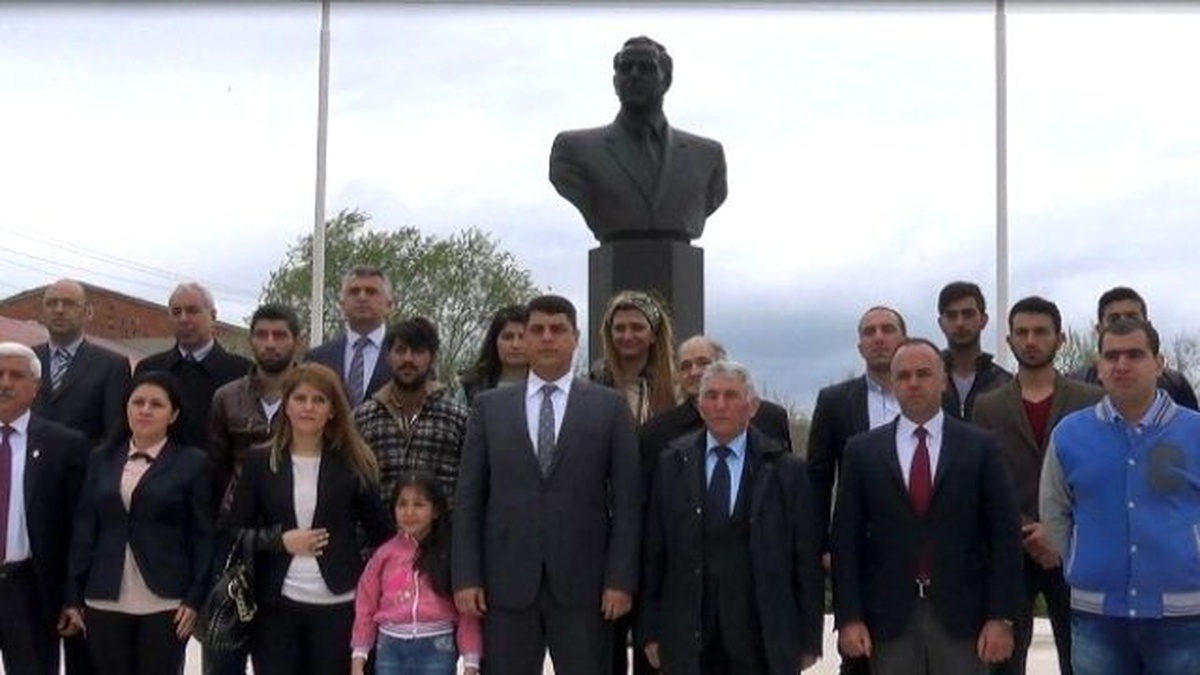 Azerbaycan\'ın Merhum Cumhurbaşkanı Haydar Aliyev\'in Doğum Yıldönümü