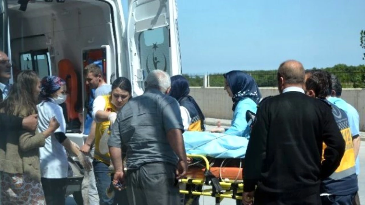 Bafra\'da Trafik Kazası: 1 Ölü, 4 Yaralı
