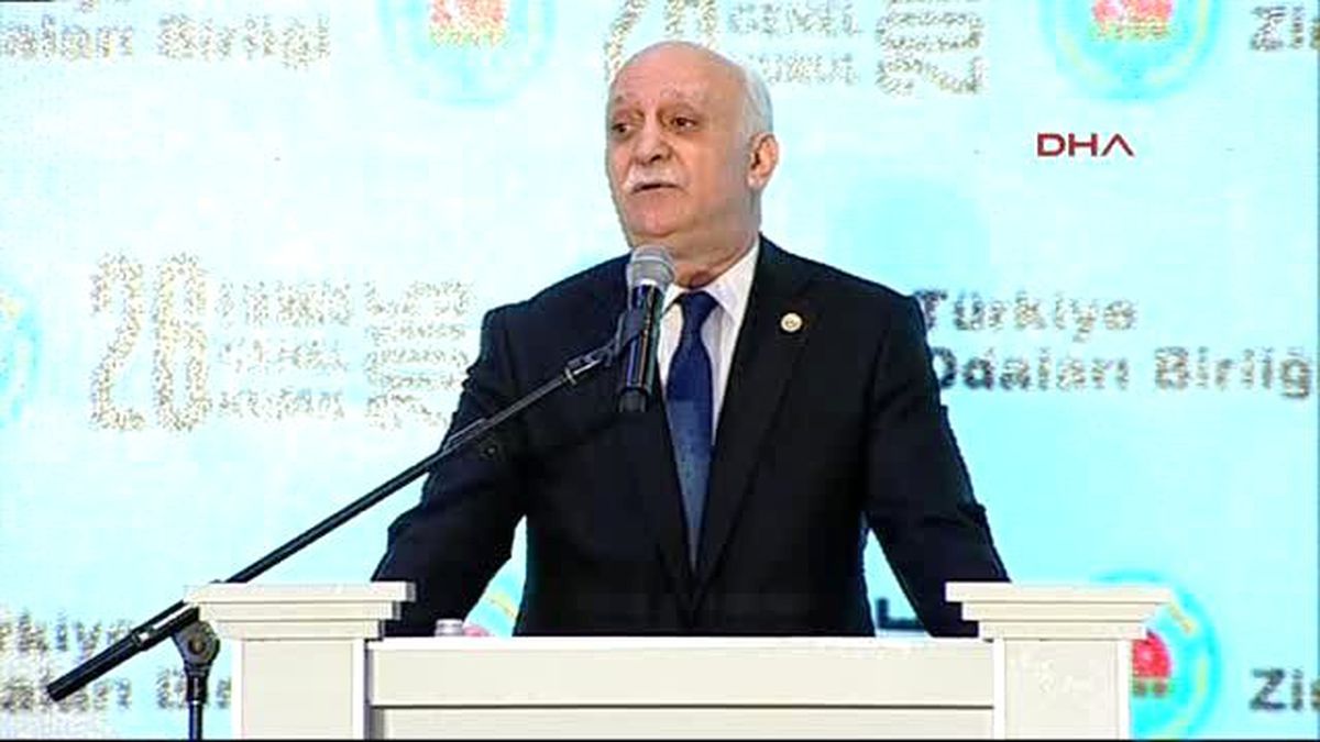 Davutoğlu ve Kılıçdaroğlu, TZOB Genel Kuruluna Katıldı