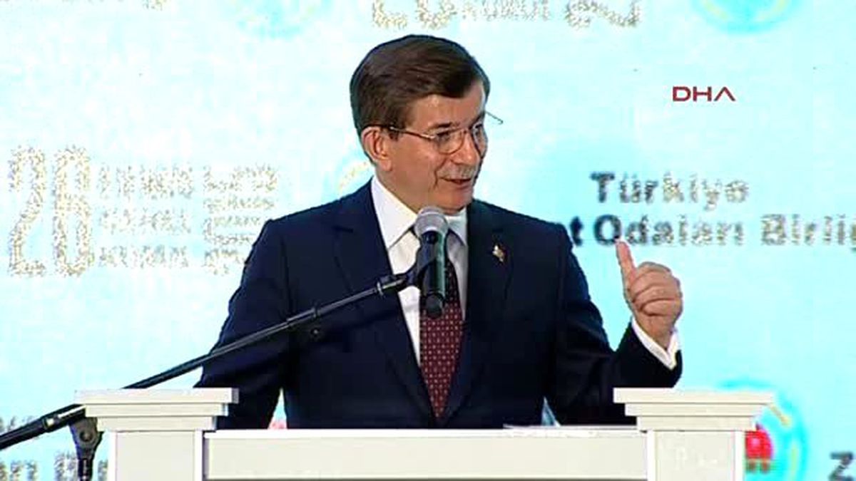Davutoğlu ve Kılıçdaroğlu, TZOB Genel Kuruluna Katıldı