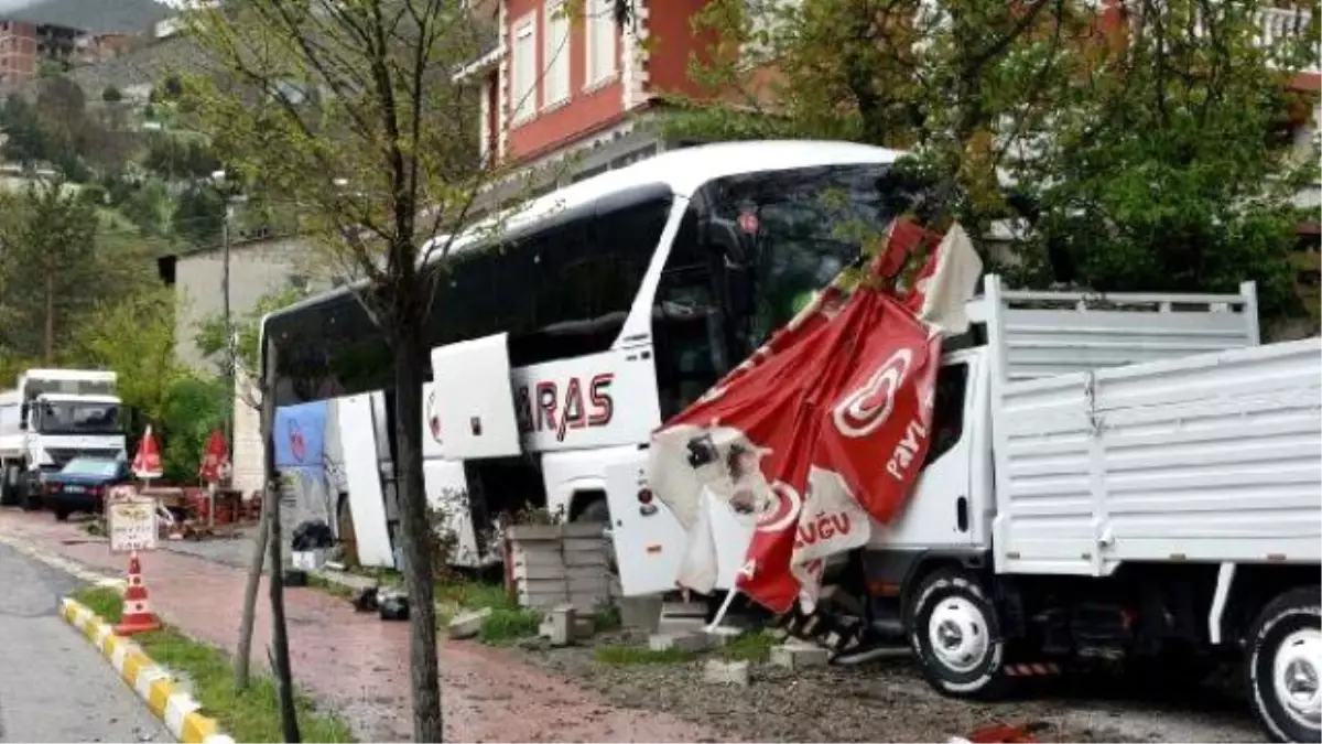 Direksiyon Başında Kalp Krizi Geçiren Otobüs Şoförü Öldü