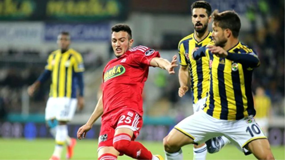 Fenerbahçe, Sivasspor\'u 3-2 Yendi