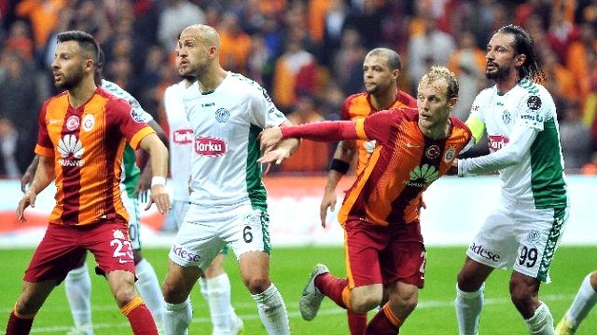 Galatasaray Kalesini Savunuyor