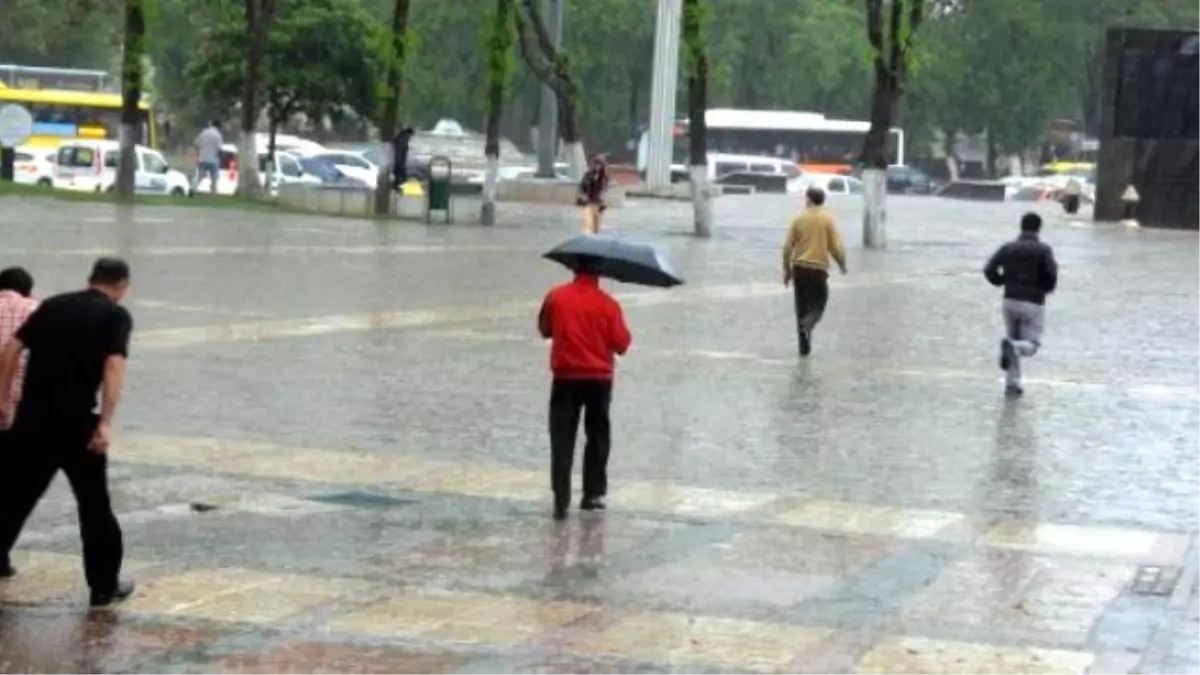 Gaziantep\'te Yağmur ve Fırtına Etkili Oldu