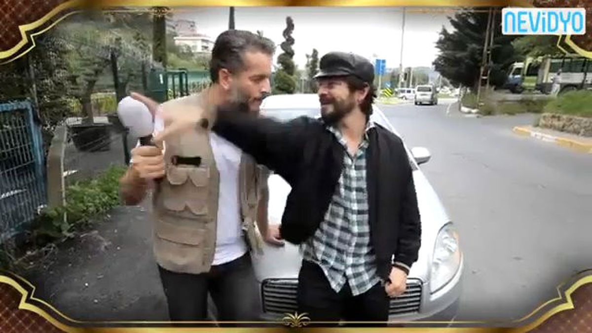 Gülben Ergen\'in Otostop Çektiği Adam