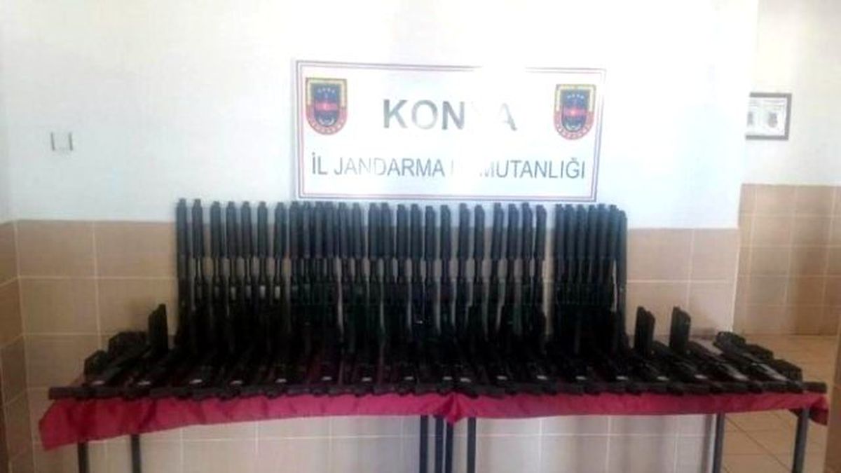 Hüyük\'te Durdurulan Araçta Pompalı Tüfek Ele Geçirildi