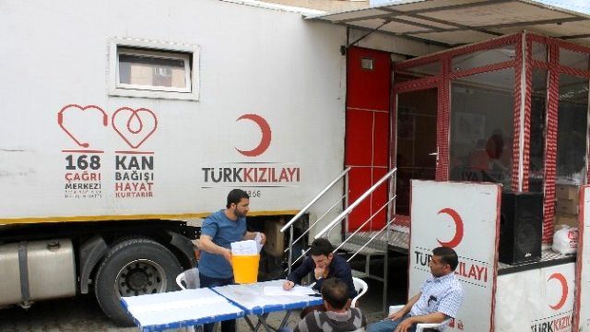 Kızılay Kan Bağışı Tır\'ı Mardin\'de