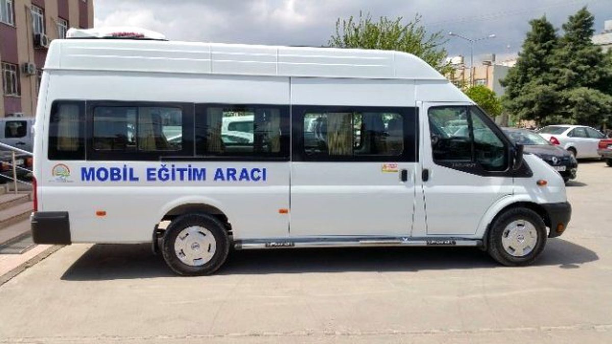 Mobil Eğitim Aracı Çiftçi Eğitimlerine Başladı