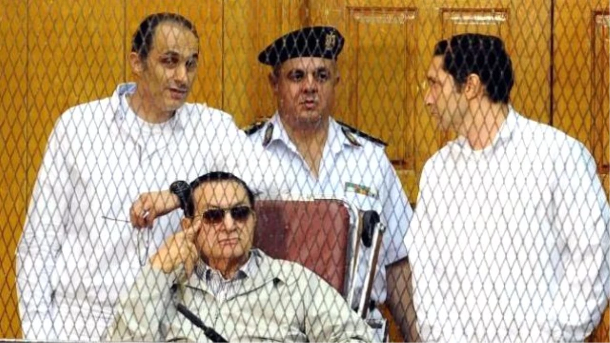 Hüsnü Mübarek ve 3 Oğluna Zimmet Davasında 3 Yıl Hapis