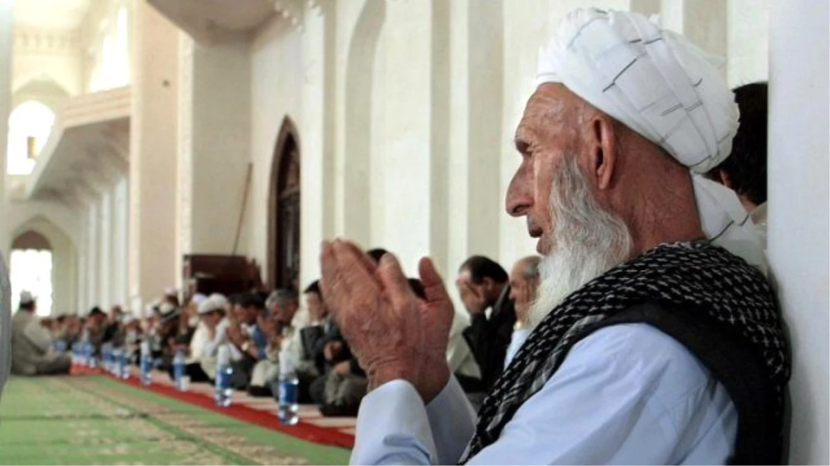 Müslüman Ülke Tacikistan\'da Arapça İsme Yasak Geliyor