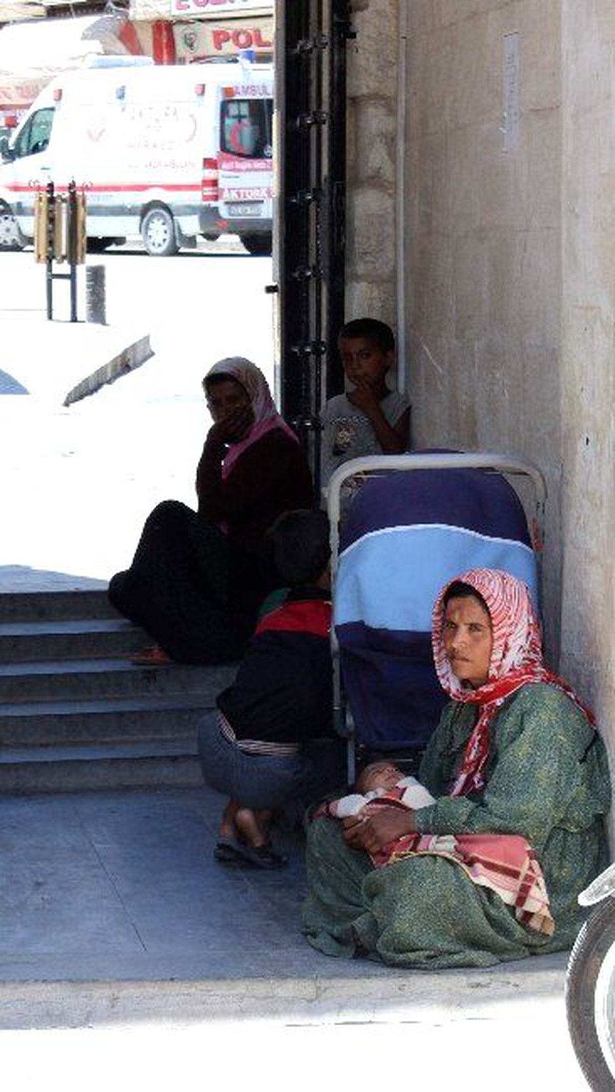 Polis, Dilencilere İşlem Yapıyor