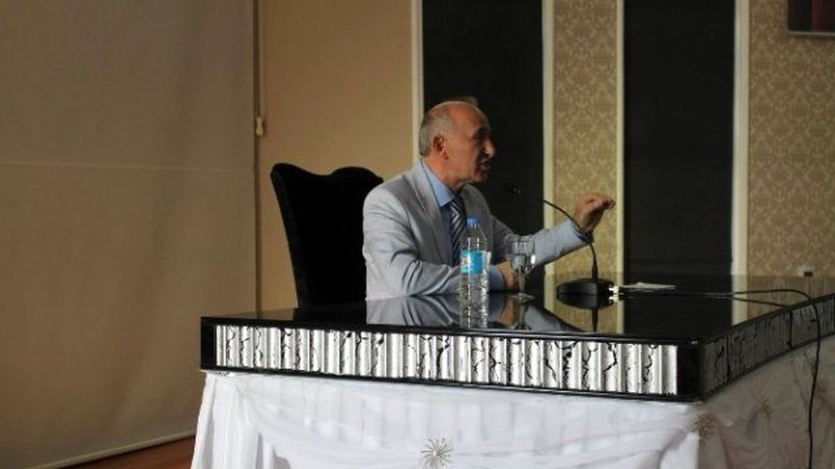Prof. Dr. Ahmet Şimşirgil Erzincan\'da Konferans Verdi