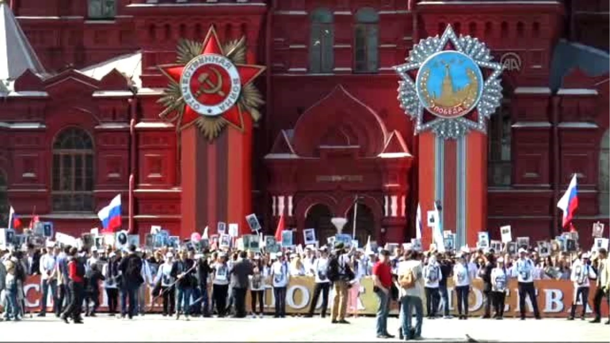 Rusya\'da "Zafer Günü" Yürüyüşü