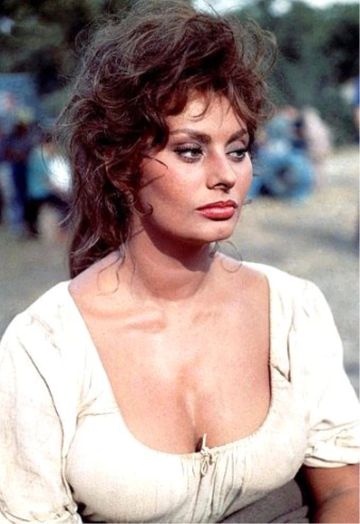 Sophia Loren Küpelerini Yardım İçin İstanbul\'a Gönderdi