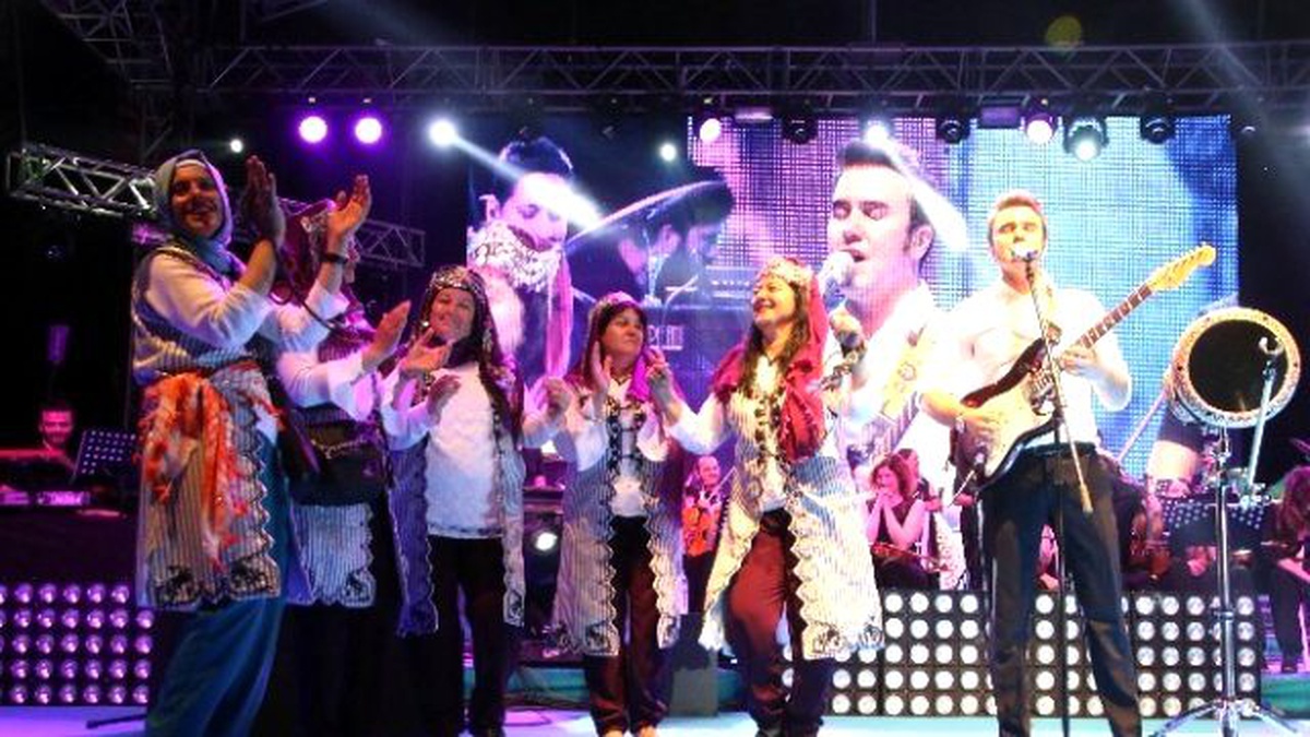 Yörük Festivalinde Mustafa Ceceli Rüzgarı