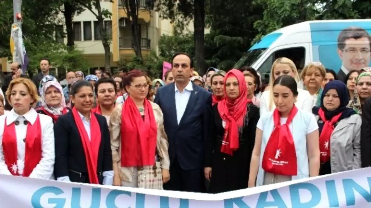 Ak Partili Kadınlardan Anneler Günü Yürüyüşü