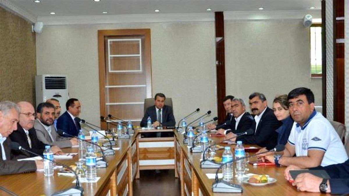 Batman Valisi Azmi Çelik, Siyasi Parti İl Başkanları ile Buluştu