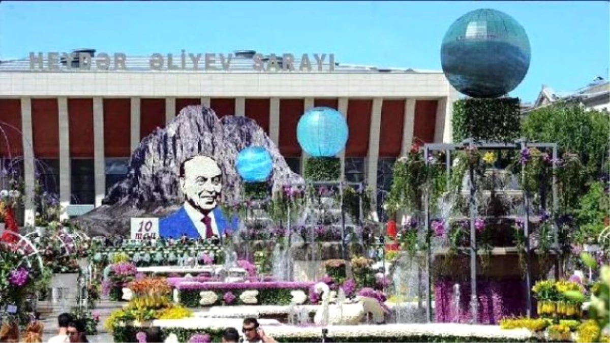 Haydar Aliyev\'in Doğum Günü \'Gül Bayramı\' Olarak Kutlandı