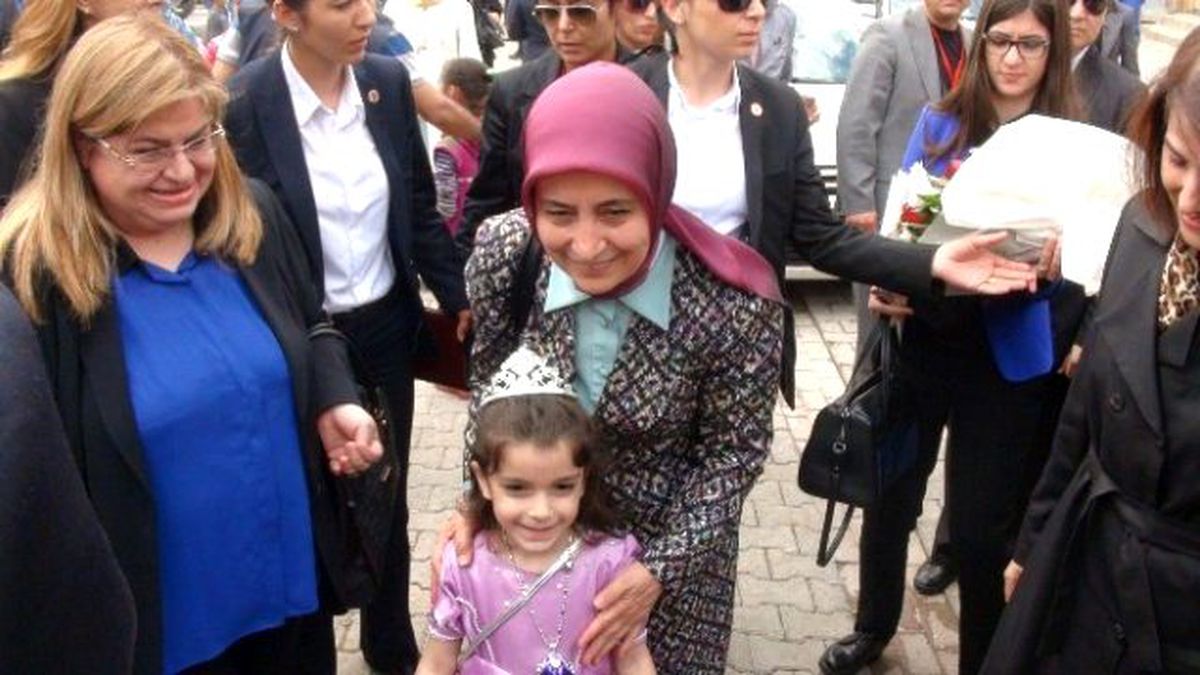 Sare Davutoğlu Şanlıurfa\'da