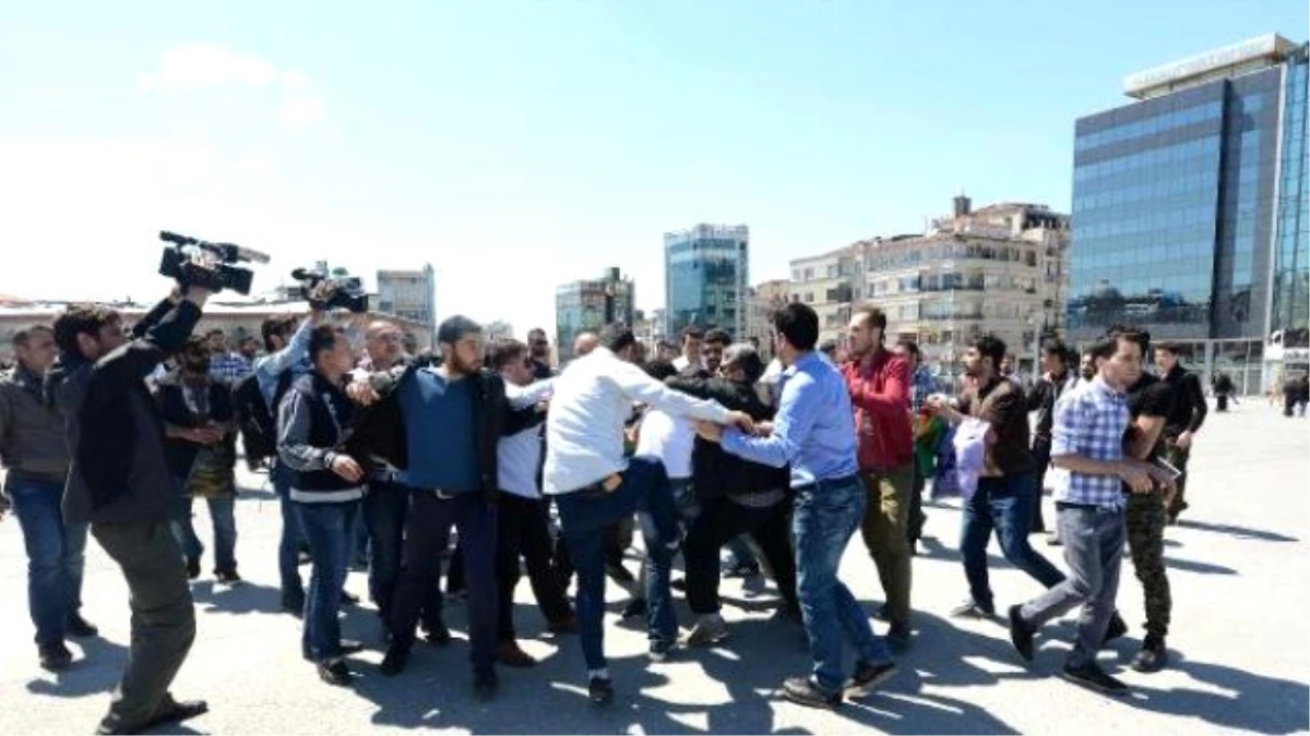 Taksim\'de Kürtlerin Düzenlediği Ferinaz Eylemine Polis Müdahalesi